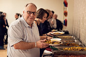 Preferência na fila do buffet